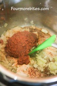 Onions, garlic and sun-dried tomato pesto for instant pot chicken spaghetti